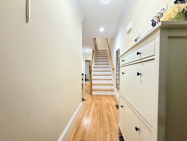 Building Photo - 143 Broad St