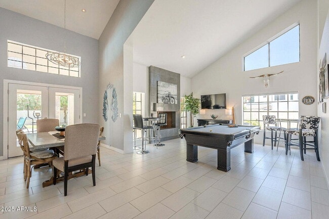 Foto del edificio - Long Term Luxury Furnished Rental, also av...