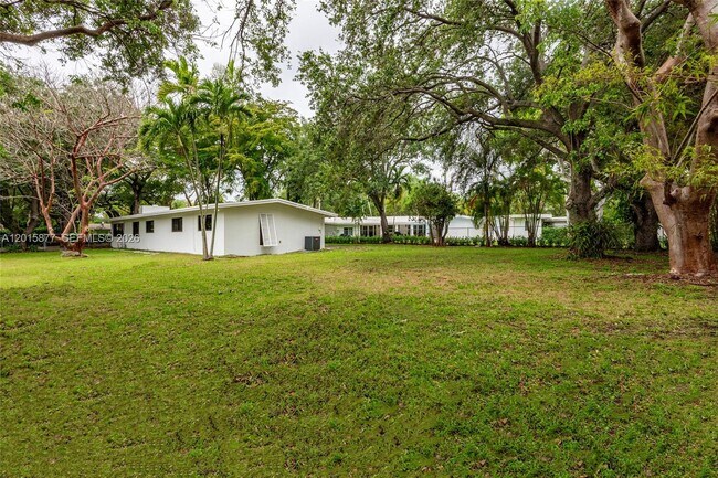 Foto del edificio - 12725 SW 80th Ave