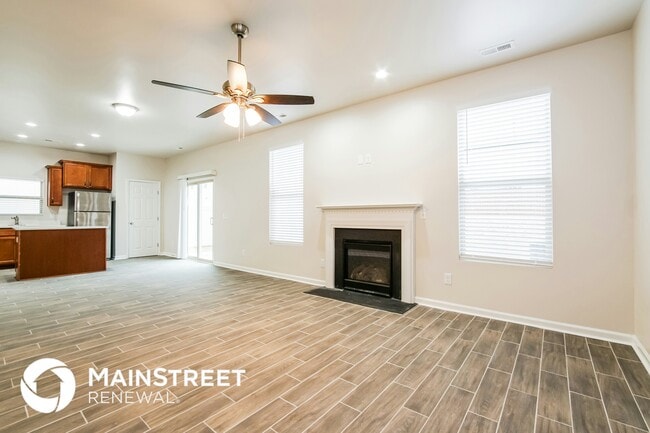 Building Photo - 1445 Lombar St