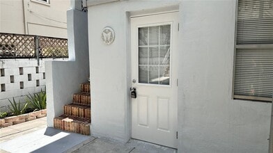 Building Photo - 236 6th Ave N