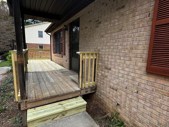 Foto del edificio - Newly Remodeled Duplex in Blacksburg