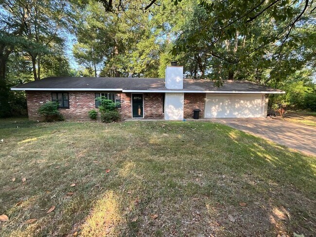 Building Photo - 131 Estates Ct