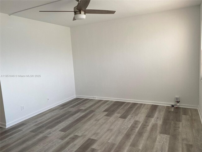 Building Photo - 801 SW 133rd Terrace
