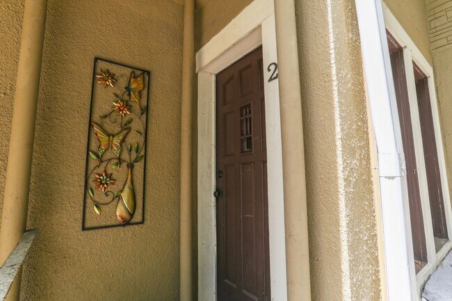 Foto del edificio - 1815 E Kaley Ave