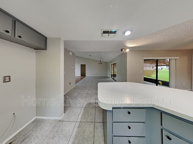 Foto del edificio - 7337 Cone Shell Dr