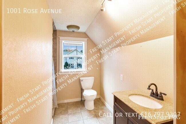 Foto del edificio - 1001 Rose Ave