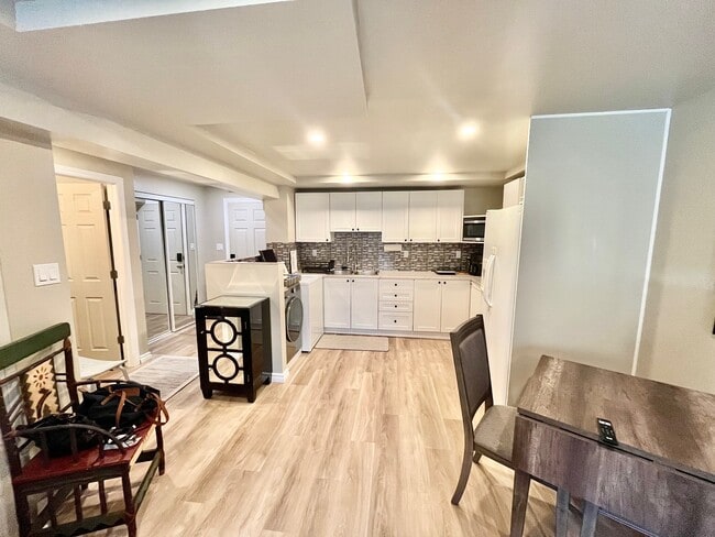 Kitchen (Full) - 94 Schroder Cres