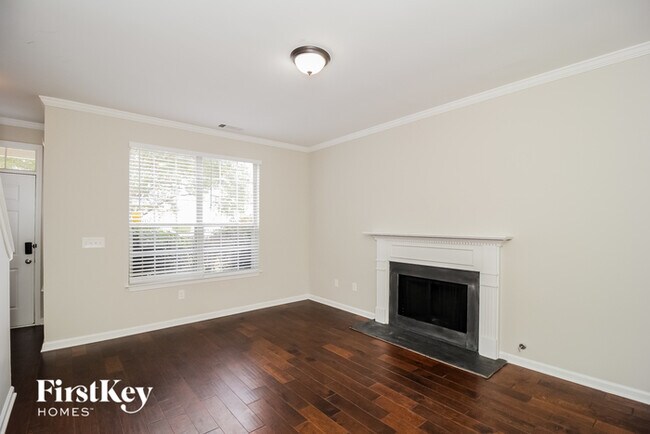 Building Photo - 2026 Baramore Oaks Dr