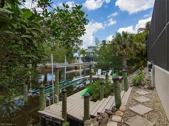 Building Photo - 27100 Flamingo Dr