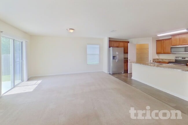 Building Photo - 3323 Canyon Falls Dr