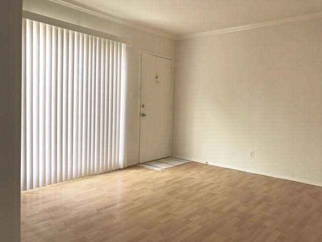 Living Rm - 1754