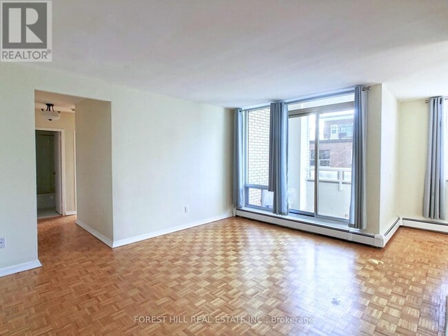 Building Photo - 335 Lonsdale Rd