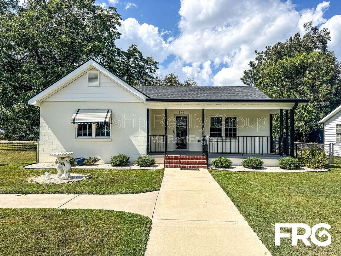 Foto principal - 309 S Pender St