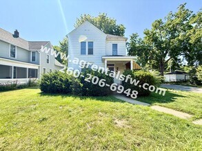 Building Photo - 1002 Columbia Ave