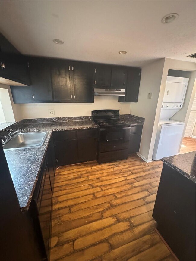 Foto del edificio - 6575 W Oakland Park Blvd