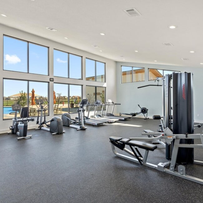 Building Photo - Tricon Saddle Creek