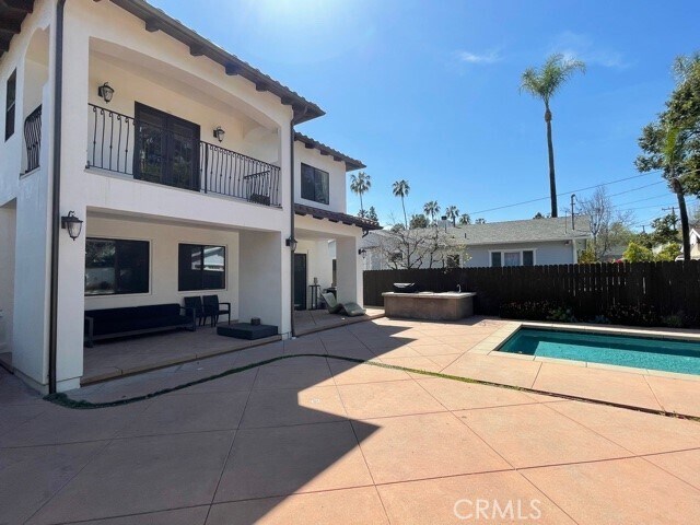 Foto del edificio - 1717 Oakdale St
