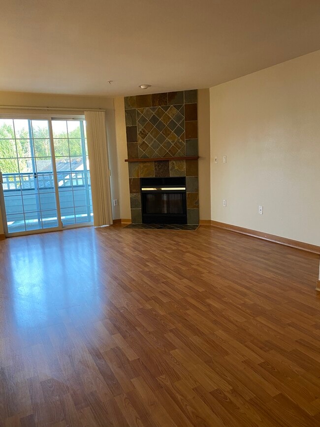 Building Photo - 10824 SE 170th St