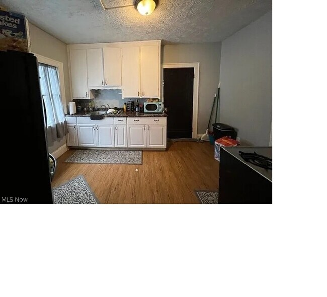 Building Photo - 12712 Iowa Ave