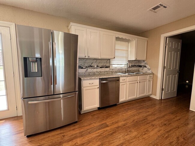 Foto del edificio - 3432 NW Lincoln Ave