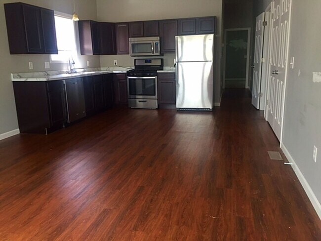 Foto del edificio - Recently Remodeled and Efficient 3 Bedroom...