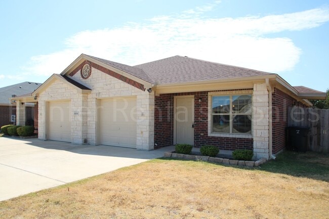 Building Photo - 4606-B Cambridge Dr