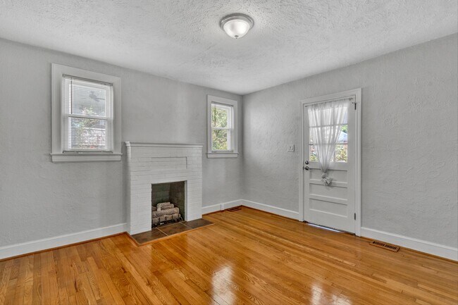 Foto del edificio - 1714 Roanoke Ave SW