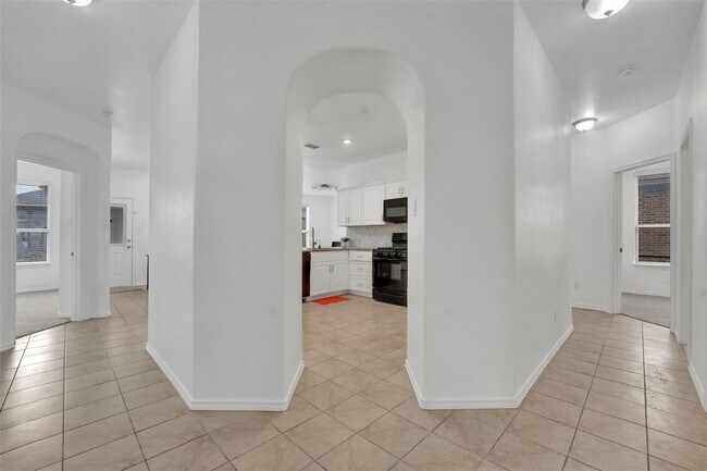 Foto del edificio - 144 Creek Terrace Dr