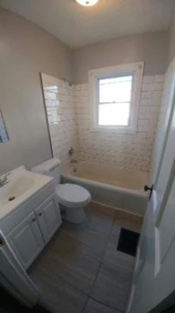 Building Photo - 119 Bermuda Ave