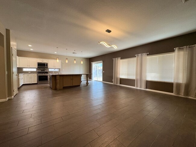Building Photo - Beautiful, Spacious Home Located in the He...