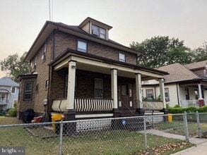 Building Photo - 2443 39th St