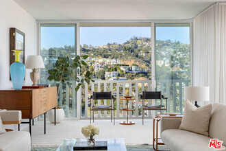 Building Photo - 9255 Doheny Rd
