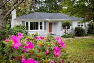 Building Photo - 121 Scarlett St Building Photo - 121 Scarlett St