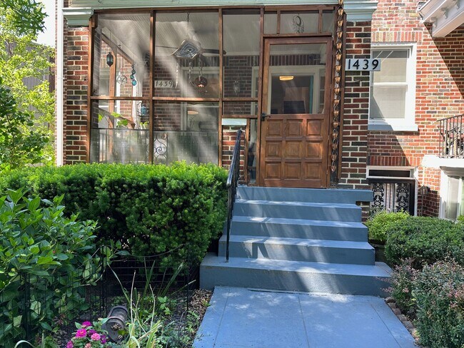 Foto del edificio - 1439 Taylor St NW