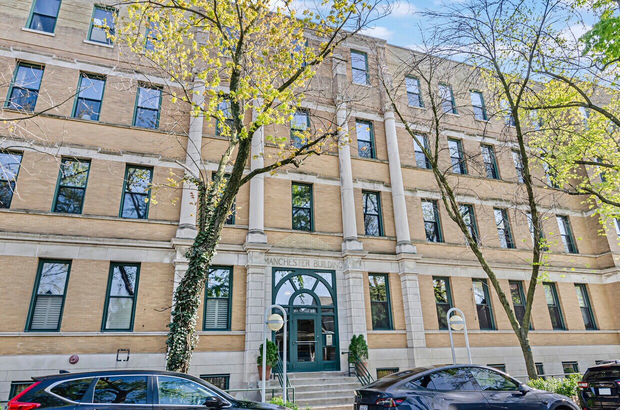 Primary Photo - 2035 W Charleston St
