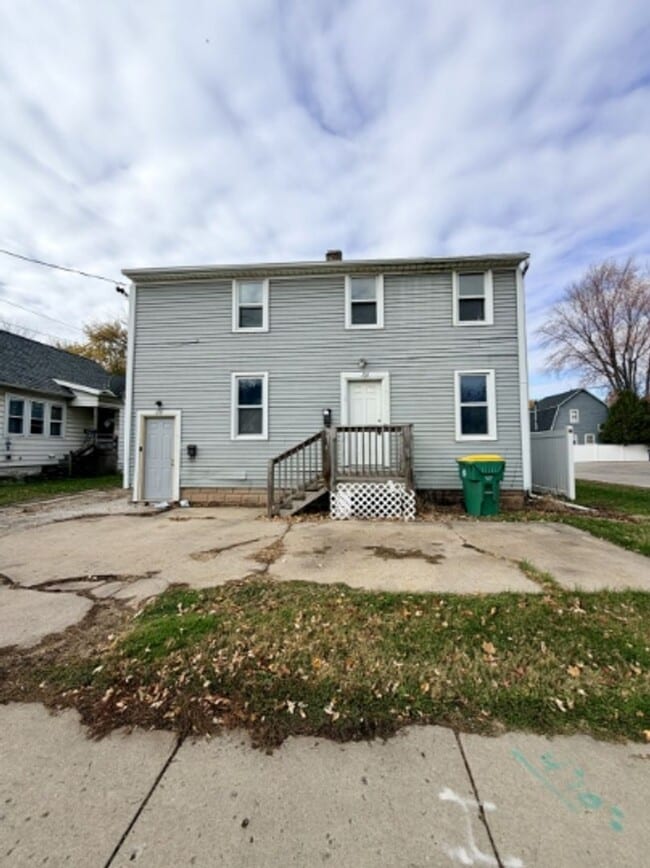 Building Photo - 116 S Baird St