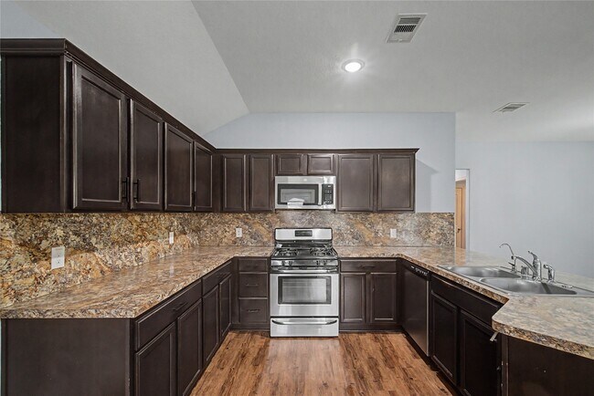 Foto del edificio - 16430 Rodeo River Rd