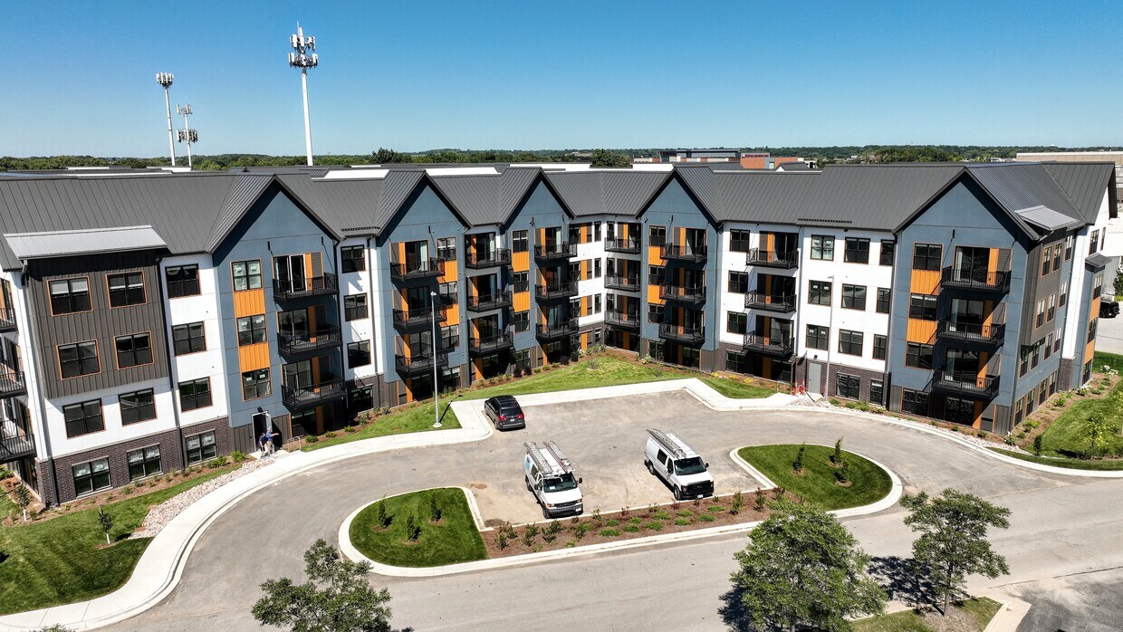 The Ruby at Brookfield Square Apartments in Brookfield, WI