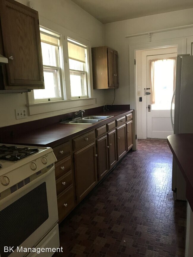 Building Photo - 4 br, 2 bath House - 112 Dehart St