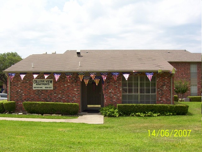 Foto del edificio - College View Apartments