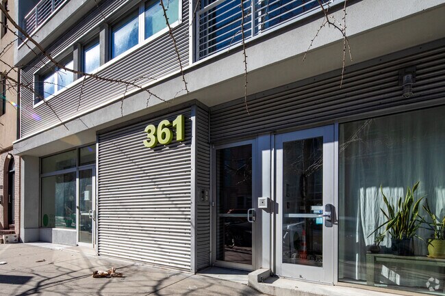 Building Photo - 361 Manhattan Ave