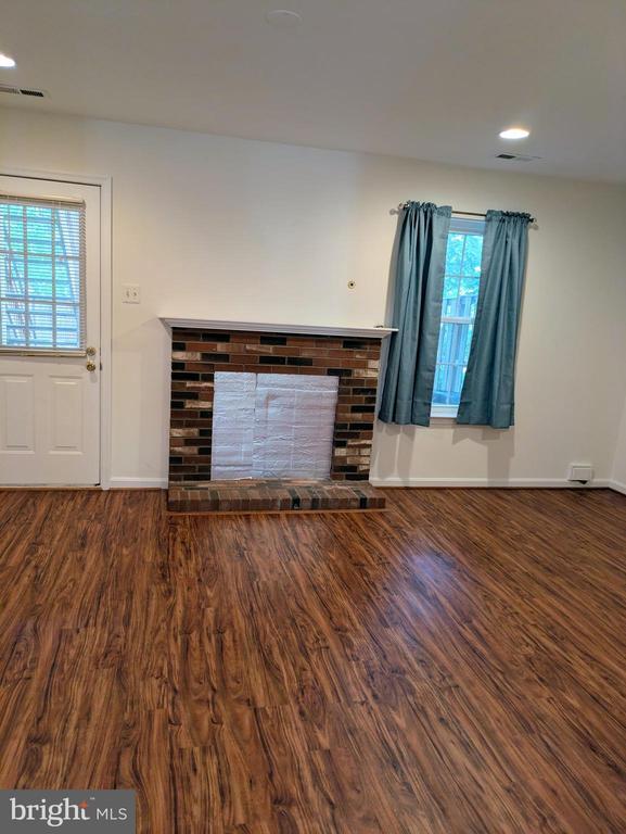 Foto del edificio - 2502 Clover Field Cir
