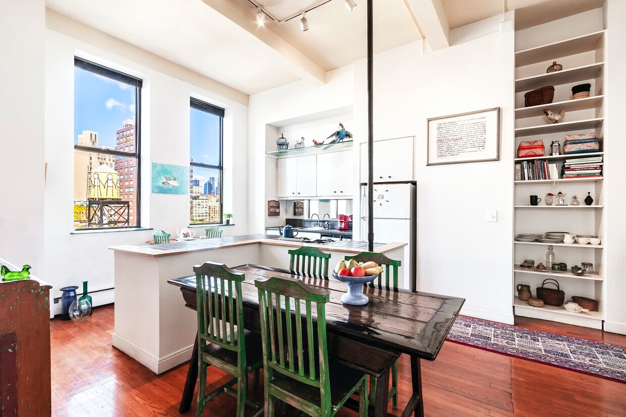 Primary Photo - Fully Furnished Village Loft!