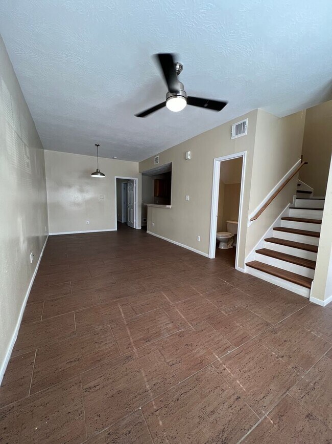 Foto del edificio - 4735 Clover St