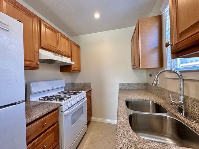 Foto del edificio - 2118-2120 Reed Ave