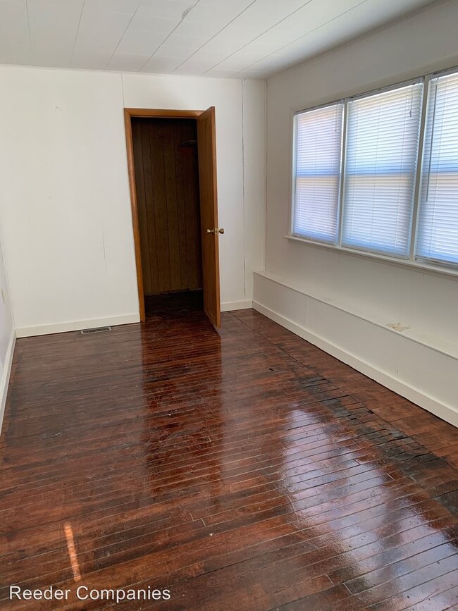 Building Photo - 4862 Baring Ave