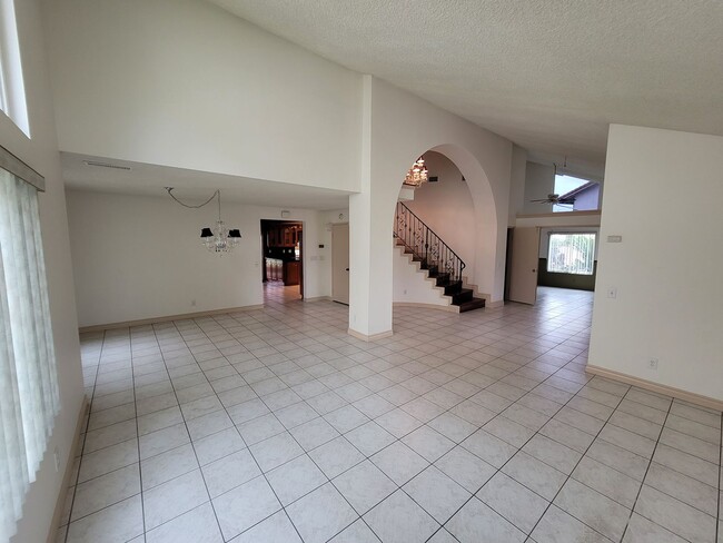 Building Photo - Beautiful 5 Bedroom La Habra Home