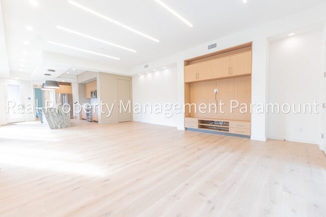 Foto del edificio - 1542 N Hoover St