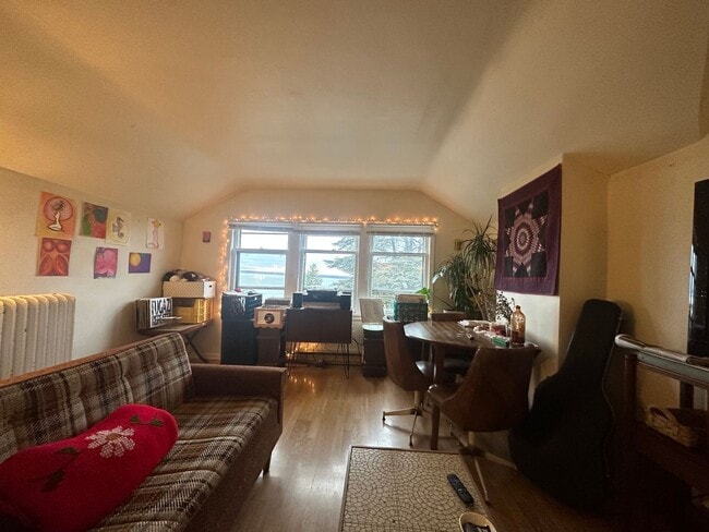 Foto del edificio - 338 N Garden St